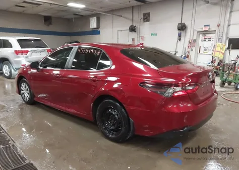 2021 Toyota Camry Le Hybrid z USA, uszkodzony, nr VIN 4T1C31AK0MU031723